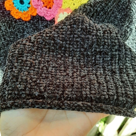 Apt 9 Floral Sweater Black Chenille Ruffles Sleeves Flowers Embroidered Size L - Picture 12 of 13
